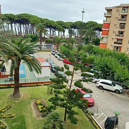 Seafront Apartment Pineda Beach ลาปีเนดา ภายนอก รูปภาพ